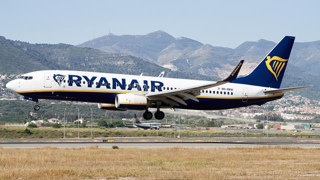 9H-QBW:Boeing 737-800:Ryanair
